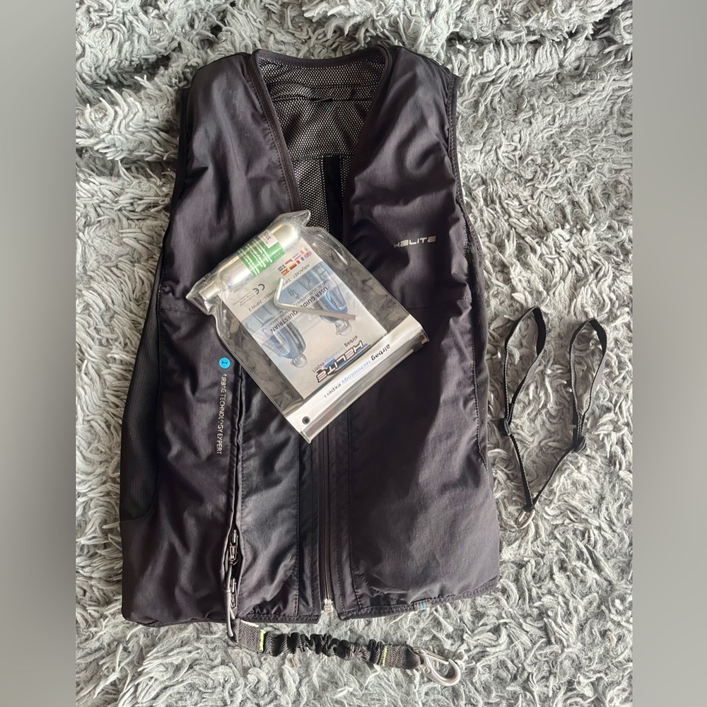 “HELITE” Equestrian 2-IN-1 ZIP Airbag Safety Vest